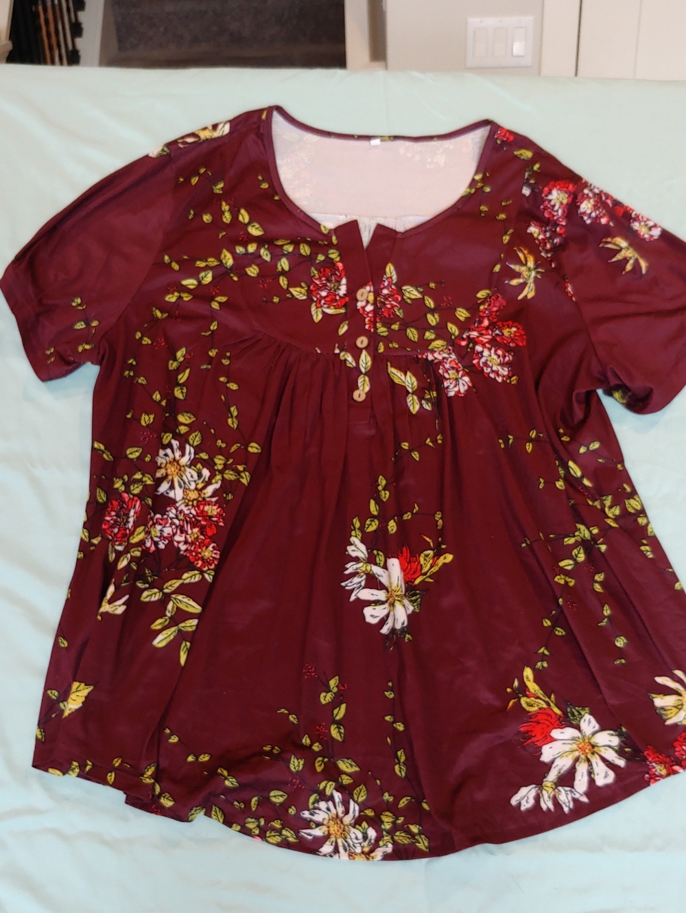 Women’s Floral Short-Sleeve Top - Burgundy